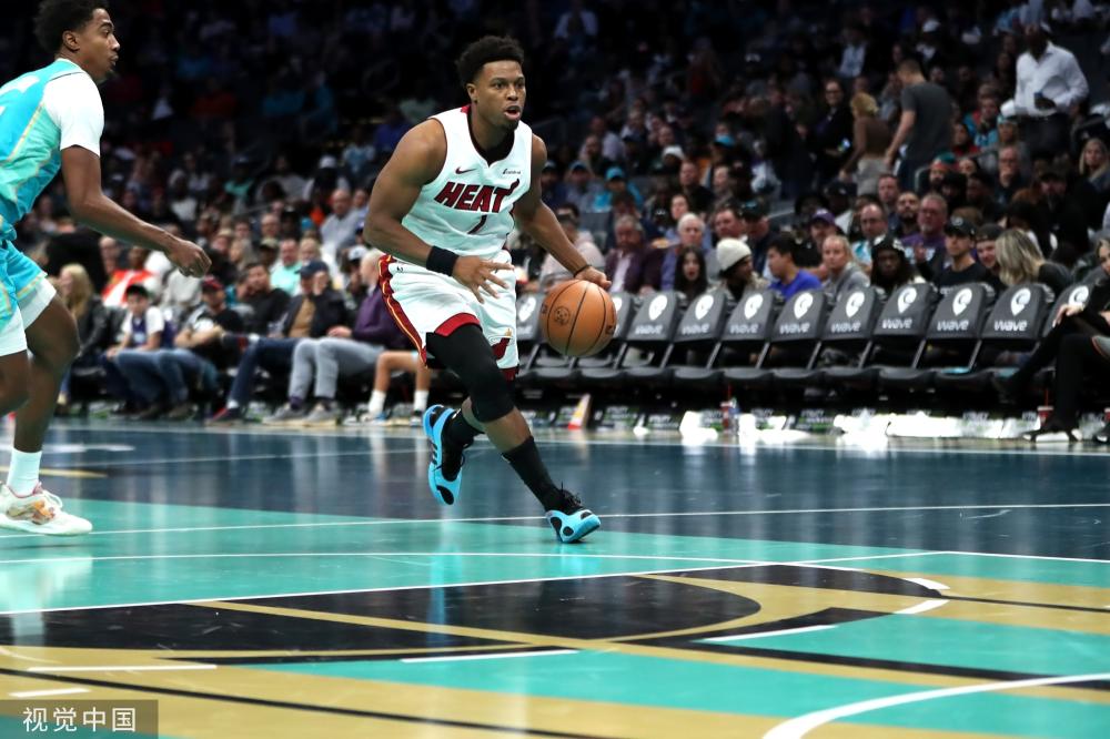 他们均以顽 他们均以顽