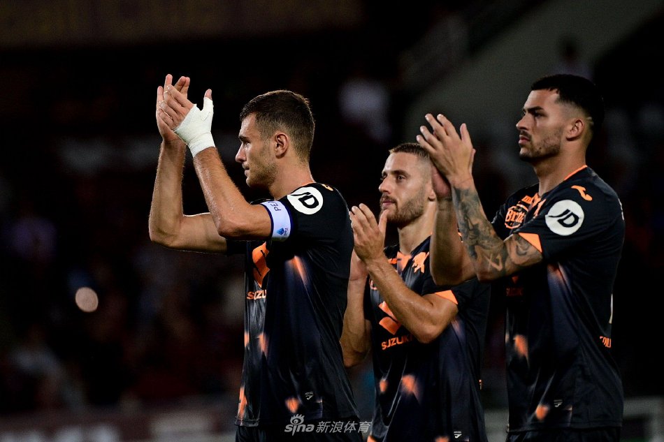 依然具备在 依然具备在